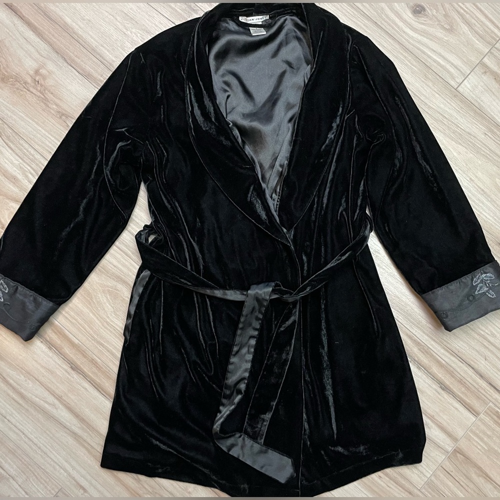 Jillian Jones Vintage Velevet Dressing Gown- Velure Short Robe Women's Small - Picture 9 of 12